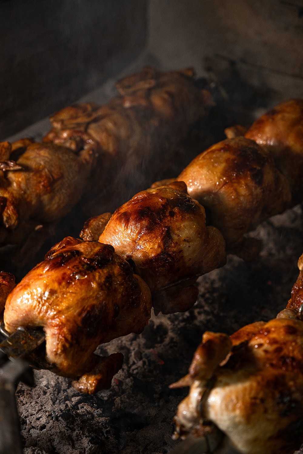 Kömürde Tavuk Nerede Yenir? Antalya’nın Meşhur Parlak Restoranında Kömürde Piliç Ziyafeti