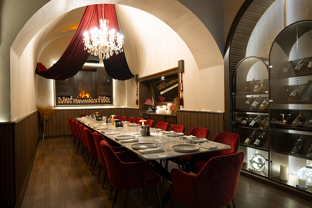 Yılbaşını Parlak Restaurant VIP Salon’da Karşılayın: Tarihi Bir Atmosferde Özel Bir Kutlama